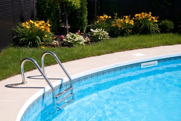 3 raisons d’installer une pompe de piscine chez vous